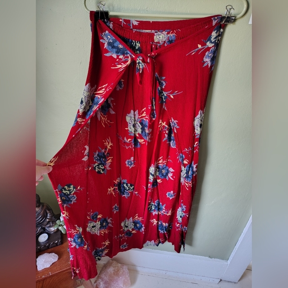 *5 for $25* Patrons Of Peace Large Red & Blue Floral Wrap Skirt w/ Tie at Waist - Picture 8 of 11